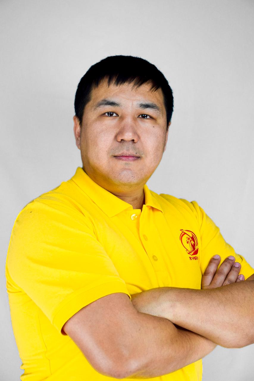 Асхат Муханов